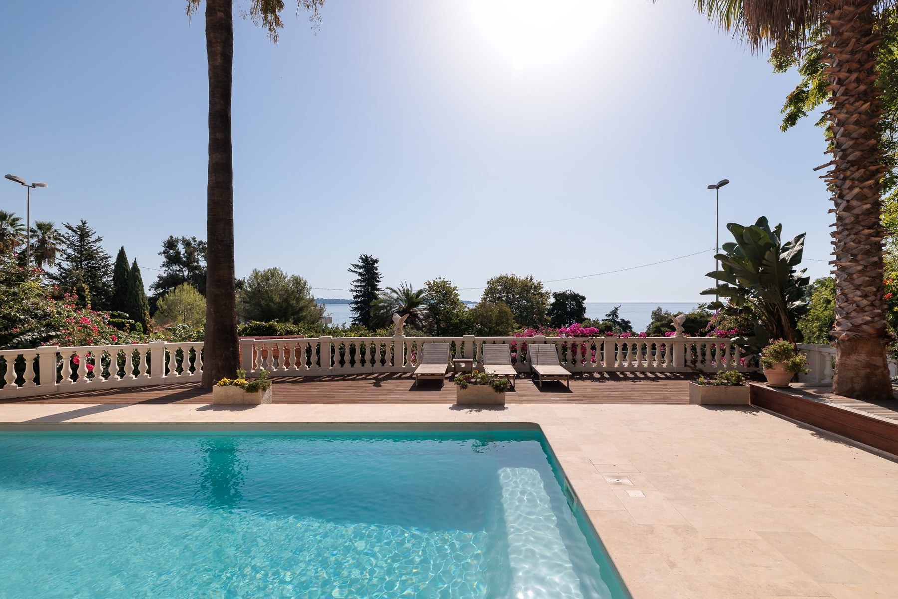 VENTE : VILLA  8 P (224 m²) à GOLFE JUAN